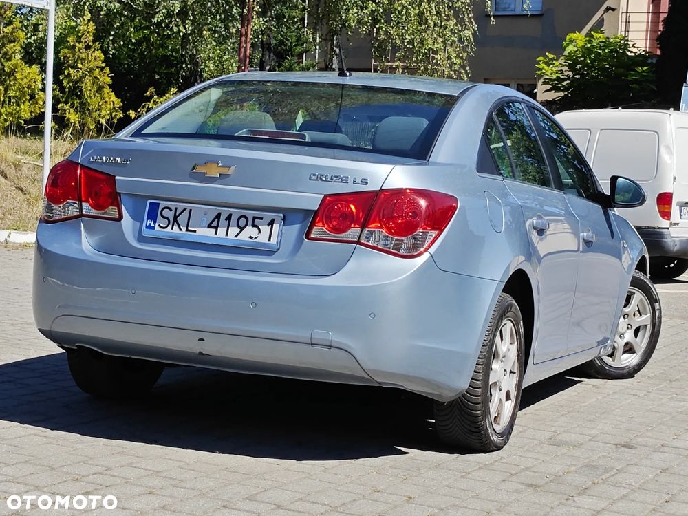 Chevrolet Cruze 2.0 LS - 30