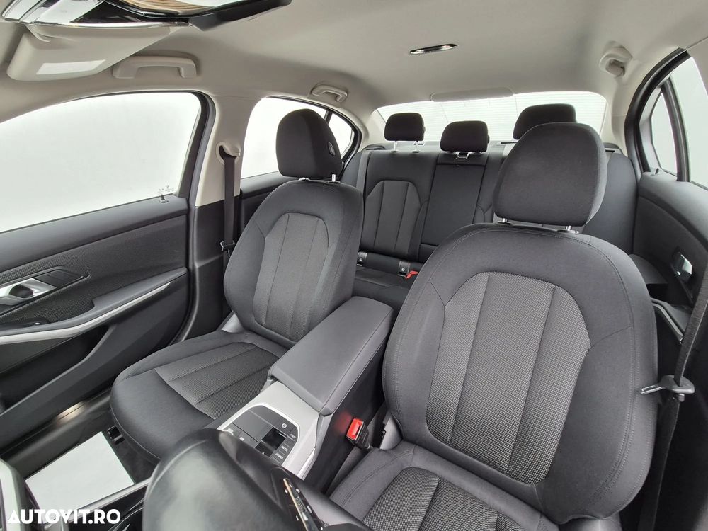 BMW Seria 3 320d xDrive AT MHEV - 10