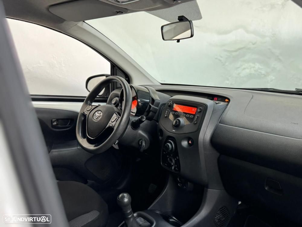 Toyota Aygo x-business - 19