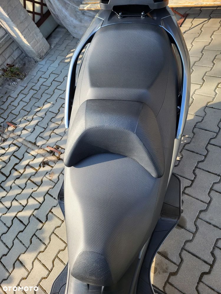 Suzuki Burgman - 8