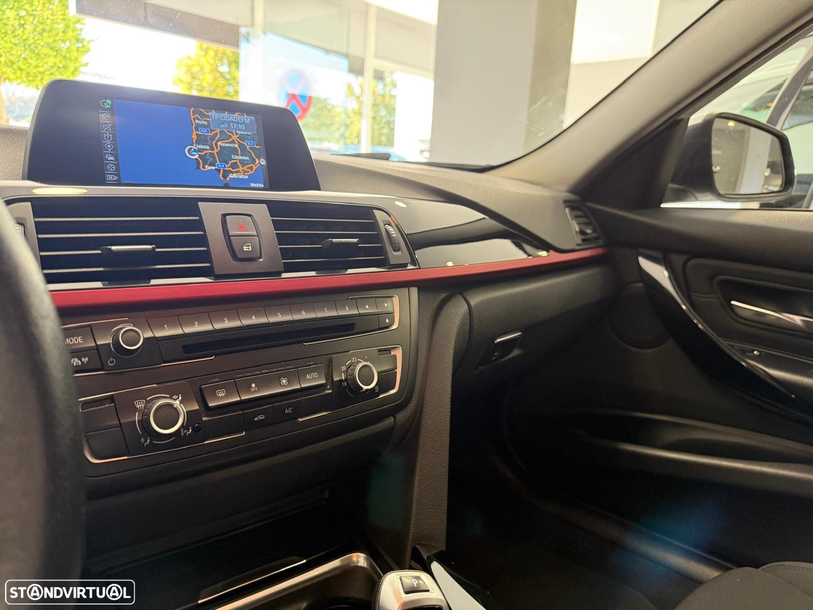 BMW 318 d Touring Auto Line Sport - 8
