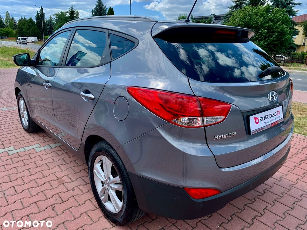 Hyundai ix35 1.7 CRDi 2WD blue Finale Gold - 13