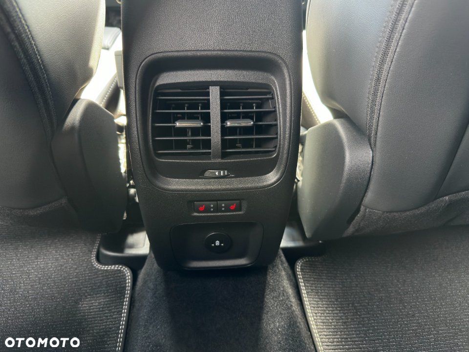 Ford Kuga - 31
