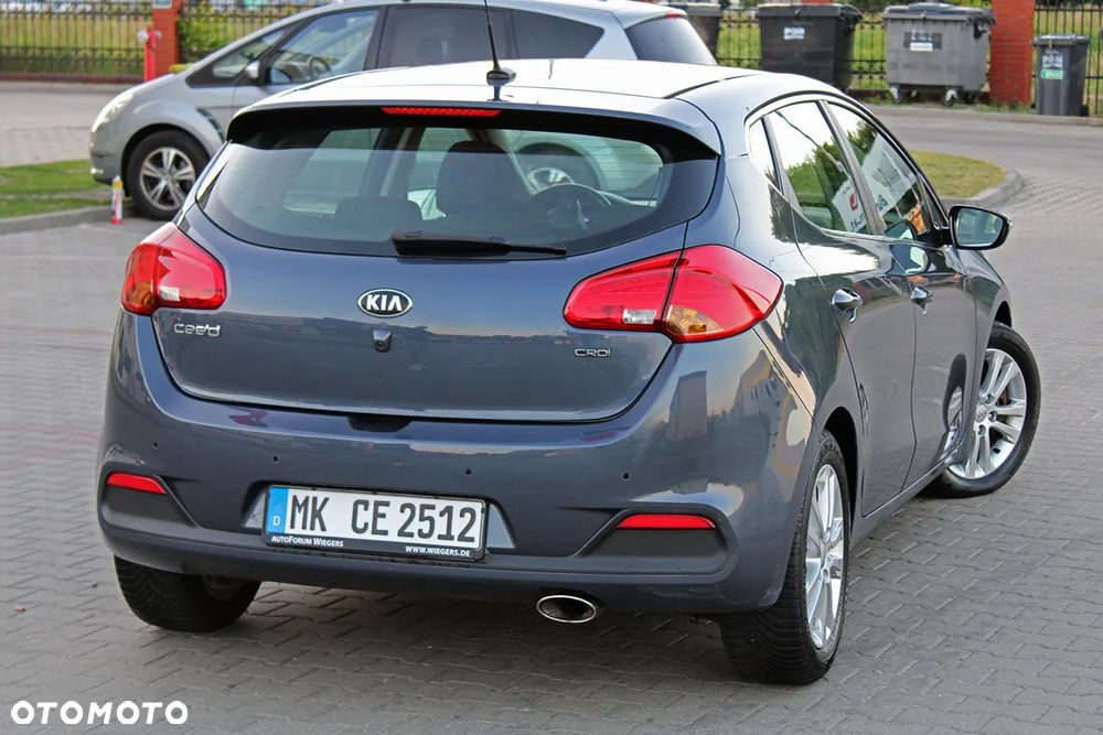 Kia Ceed 1.6 CRDi 128 Dream-Team Edition - 3