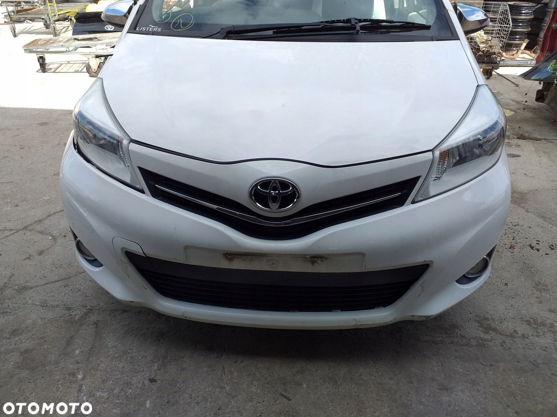 Toyota Yaris III 2012 rok kompletny przód zderzak maska pas przedni błotnik - 2