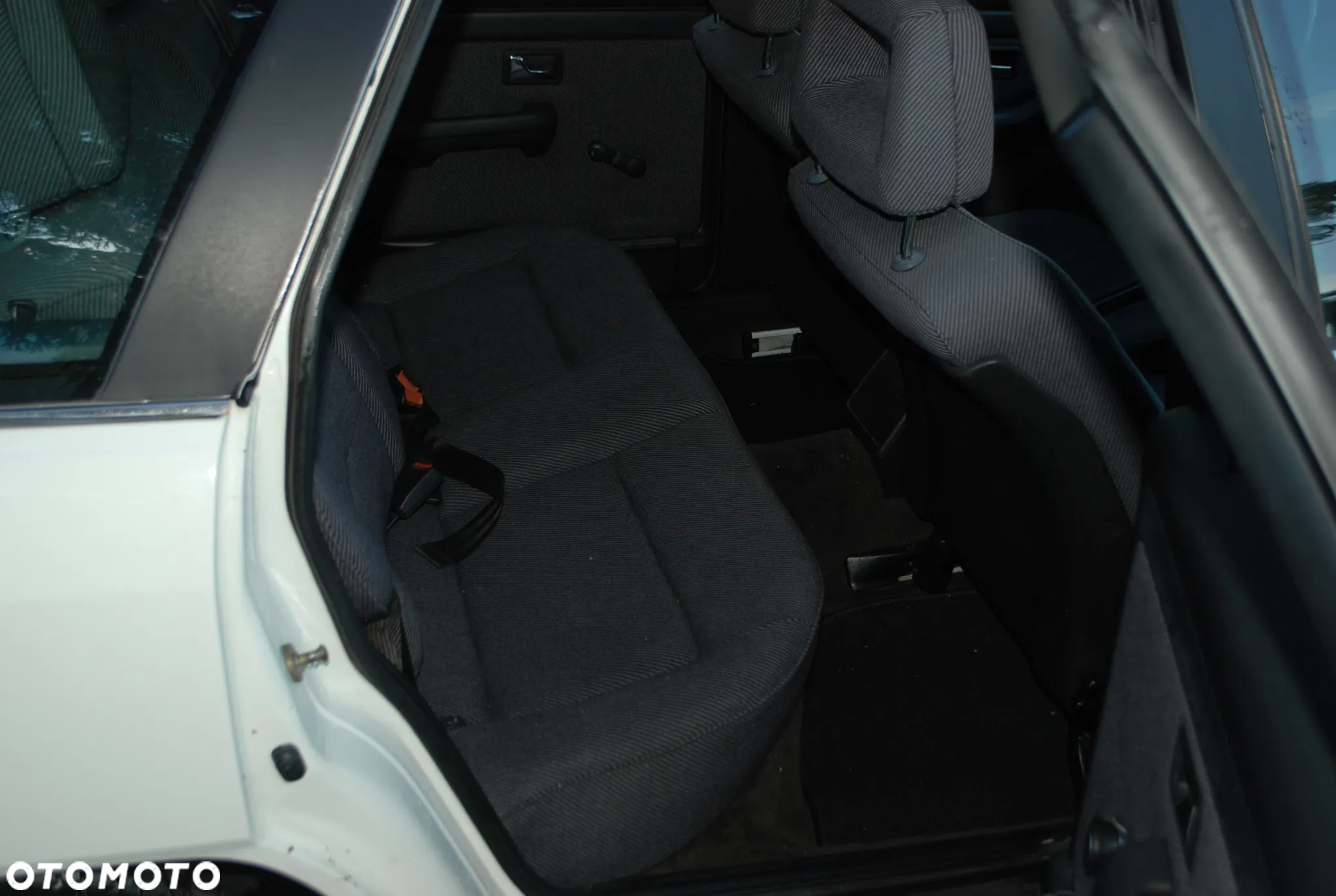 Audi 100 Avant 2.0 E - 19