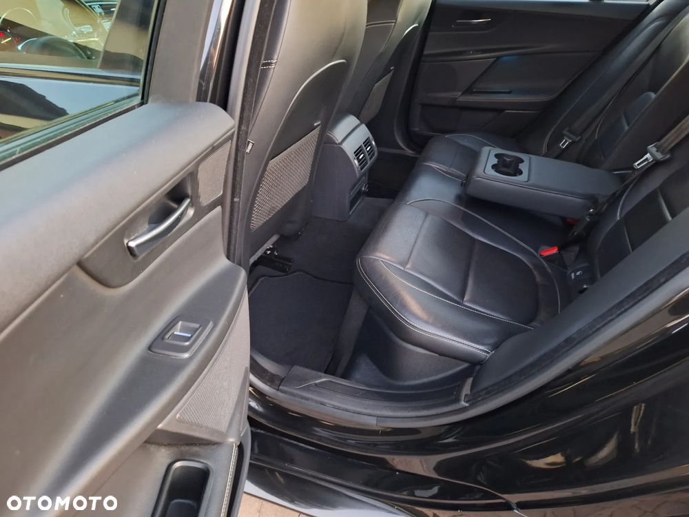 Jaguar XE 20d R-Sport - 20