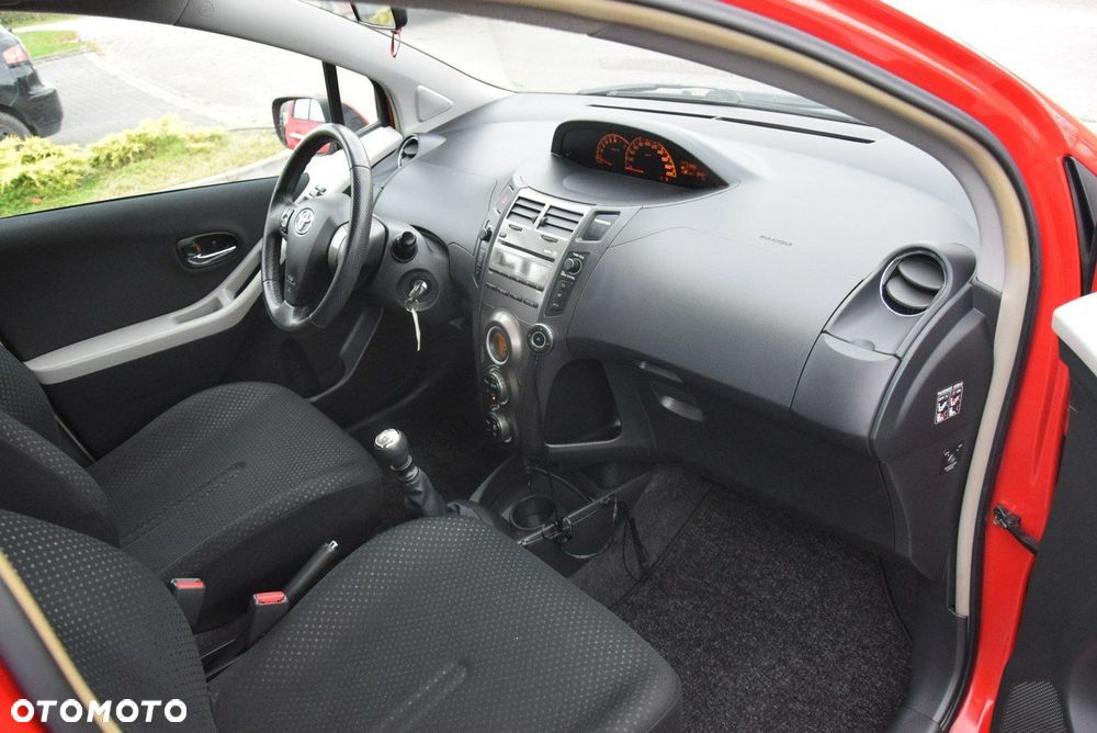 Toyota Yaris - 25