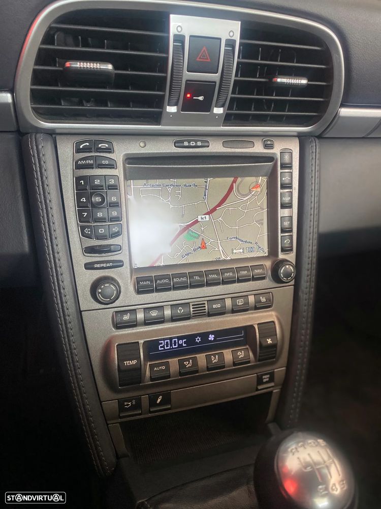 Porsche 911 Série F - 21