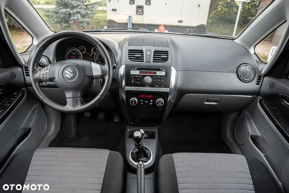 Suzuki SX4 1.6 Premium - 7