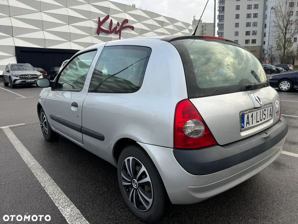 Renault Clio - 6