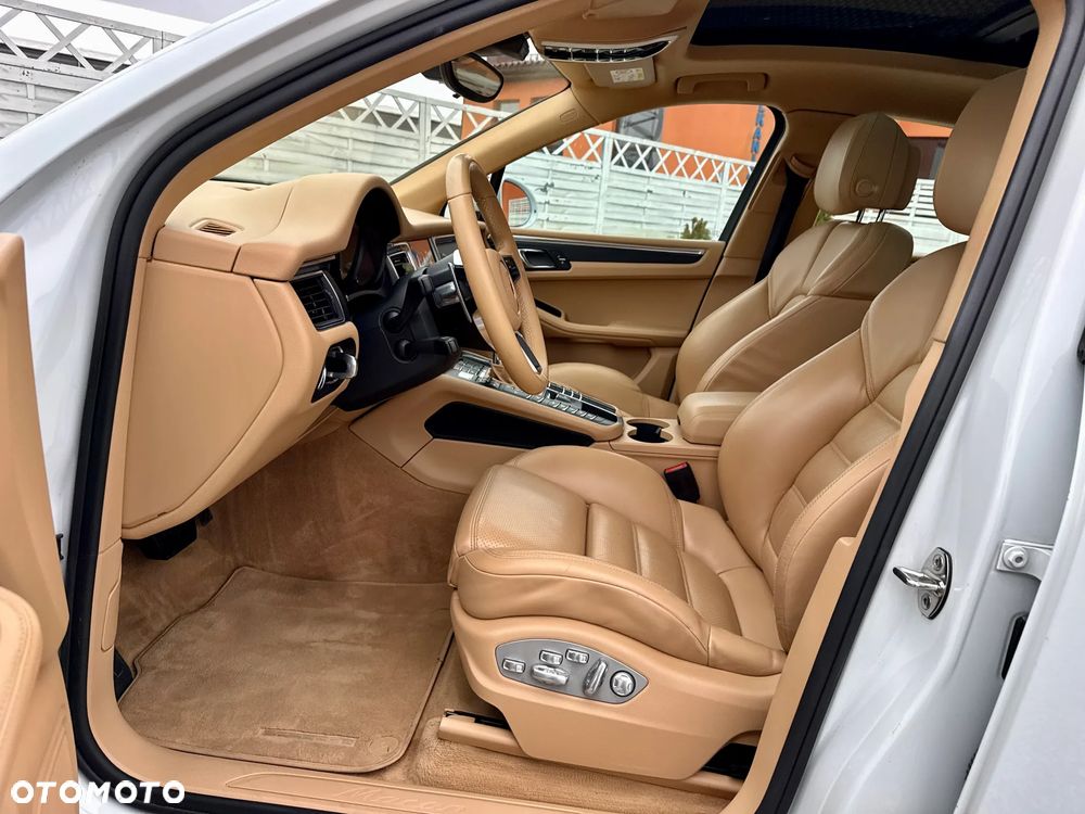 Porsche Macan - 8