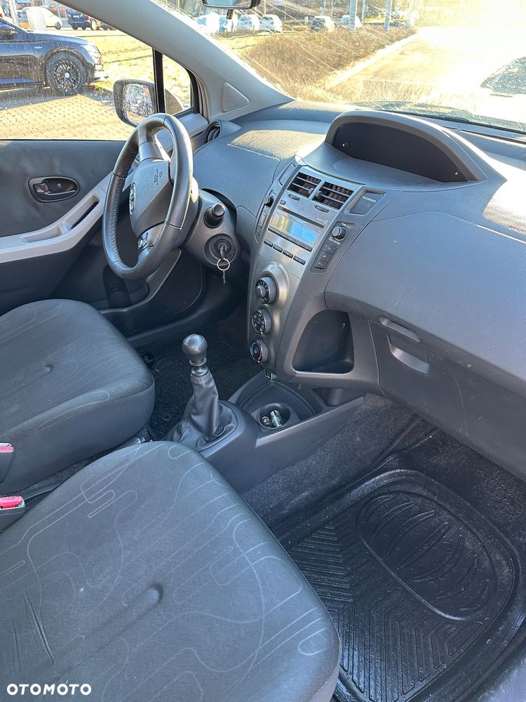 Toyota Yaris 1.33 VVT-i Sol - 12