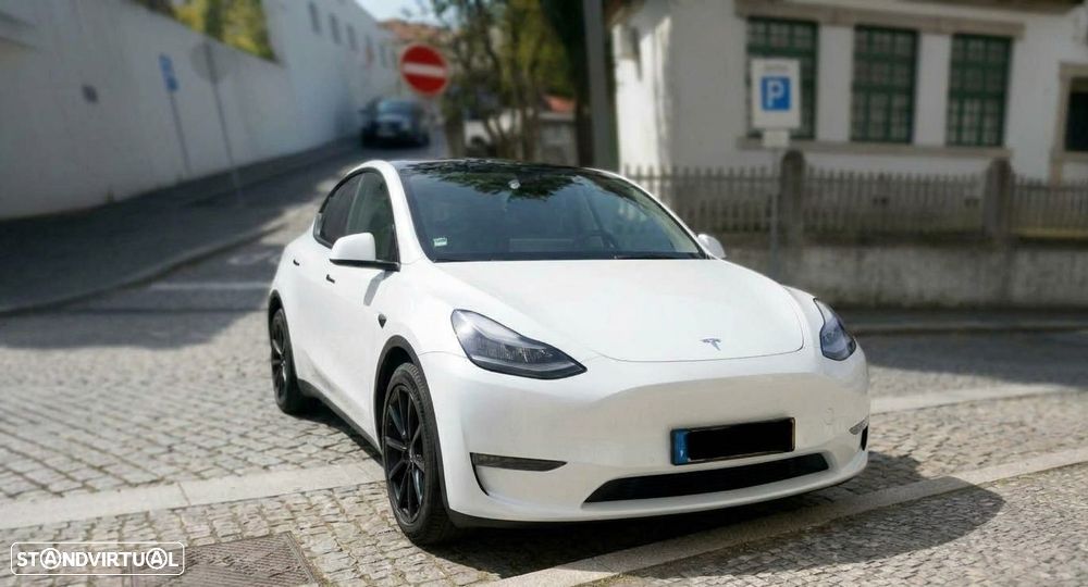 Tesla Model Y Long Range Dual Motor AWD — photo 4