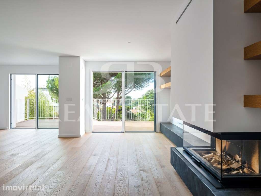 Moradia T4 com Jardim e Piscina no Monte Estoril - Cascais - Grande imagem: 2/49