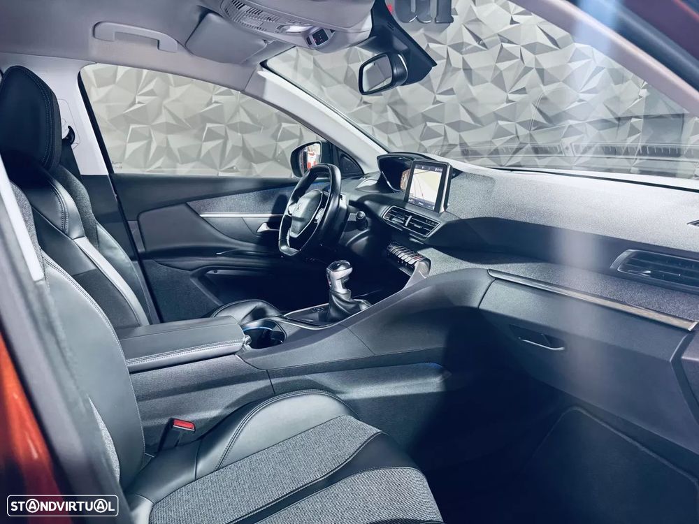 Peugeot 3008 1.2 PureTech Allure - 21