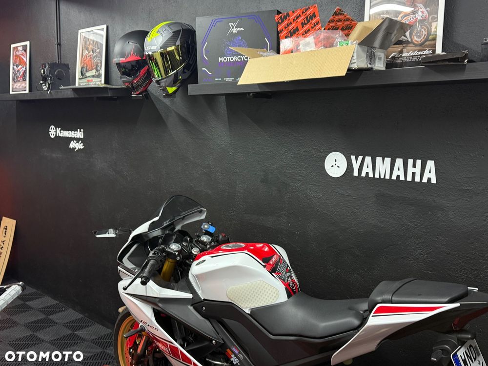 Yamaha YZF - 12