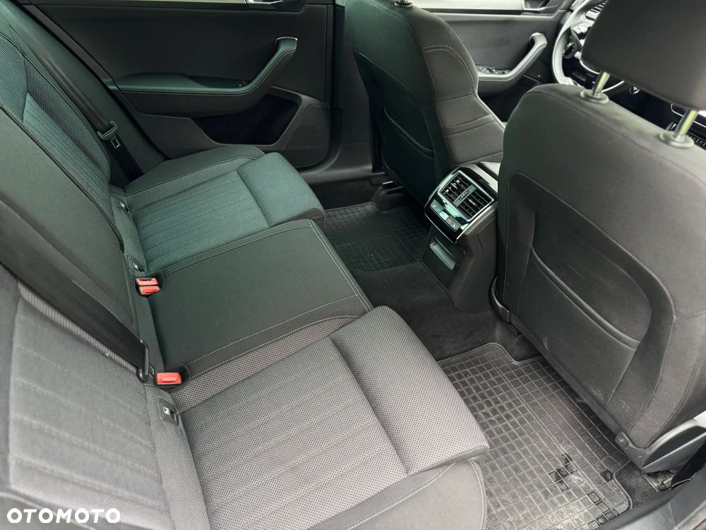 Skoda Superb 2.0 TDI SCR Style DSG - 9