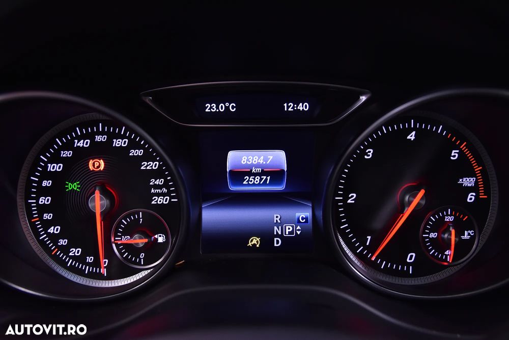 Mercedes-Benz GLA 200 d 4MATIC Aut. - 11