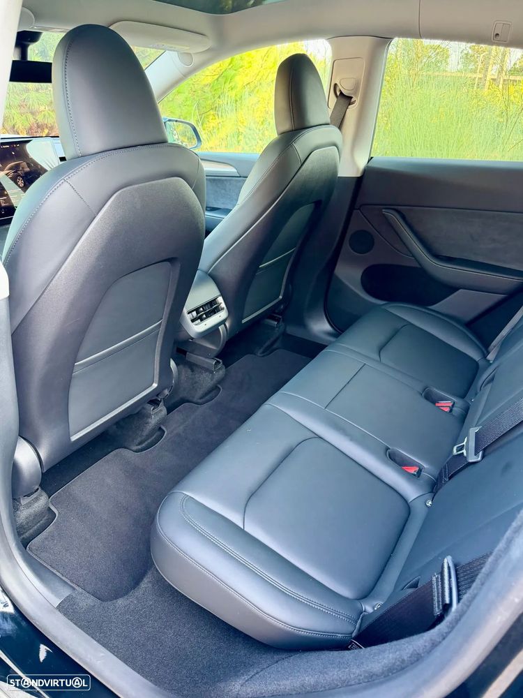 Tesla Model Y Long Range Dual Motor AWD - 6