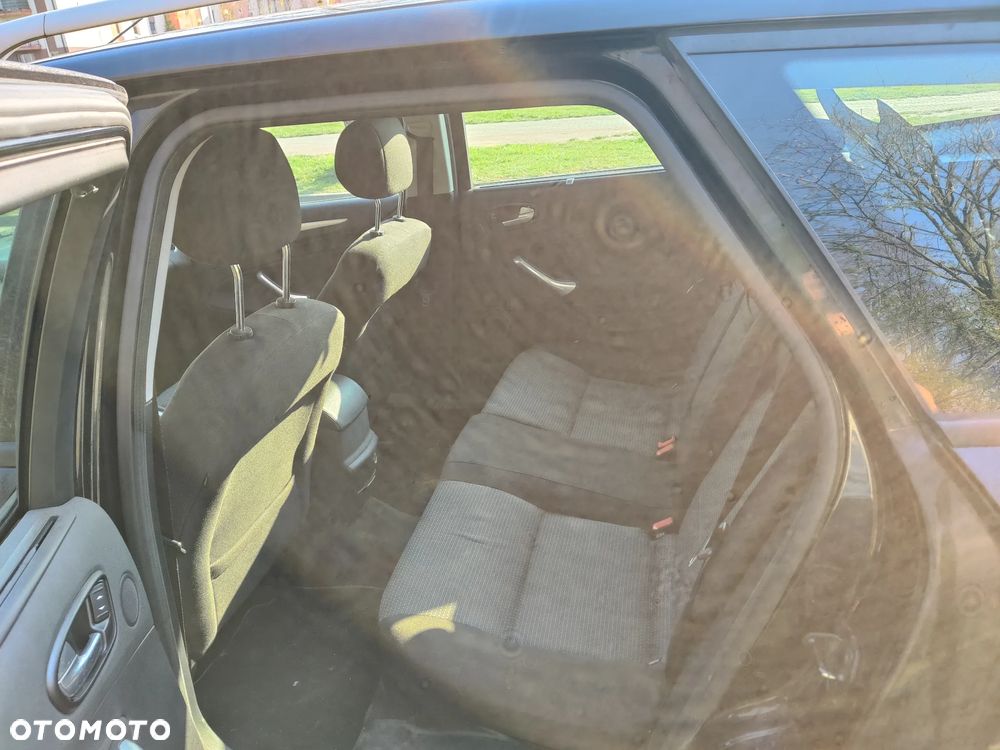 Ford Mondeo 2.0 TDCi Trend - 12