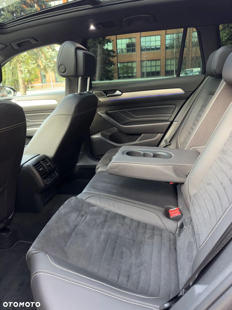 Volkswagen Passat 1.6 TDI SCR DSG Conceptline - 18