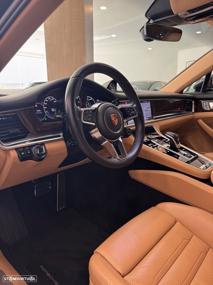 Porsche Panamera - 35