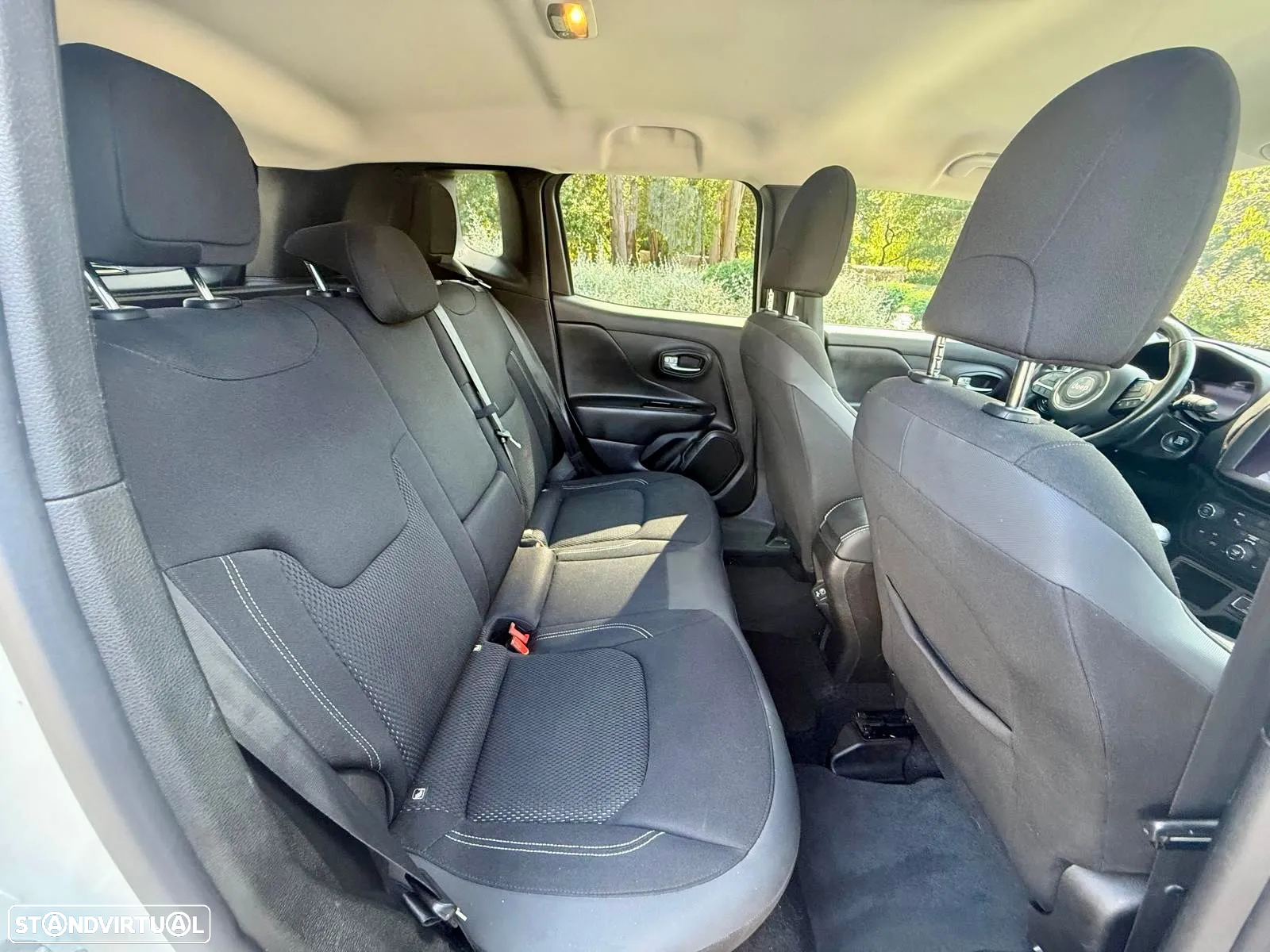 Jeep Renegade 1.0 T Limited - 16