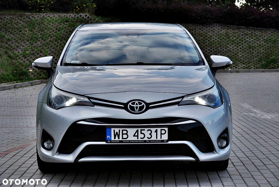 Toyota Avensis 1.8 Active - 8