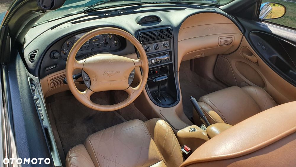 Ford Mustang - 7