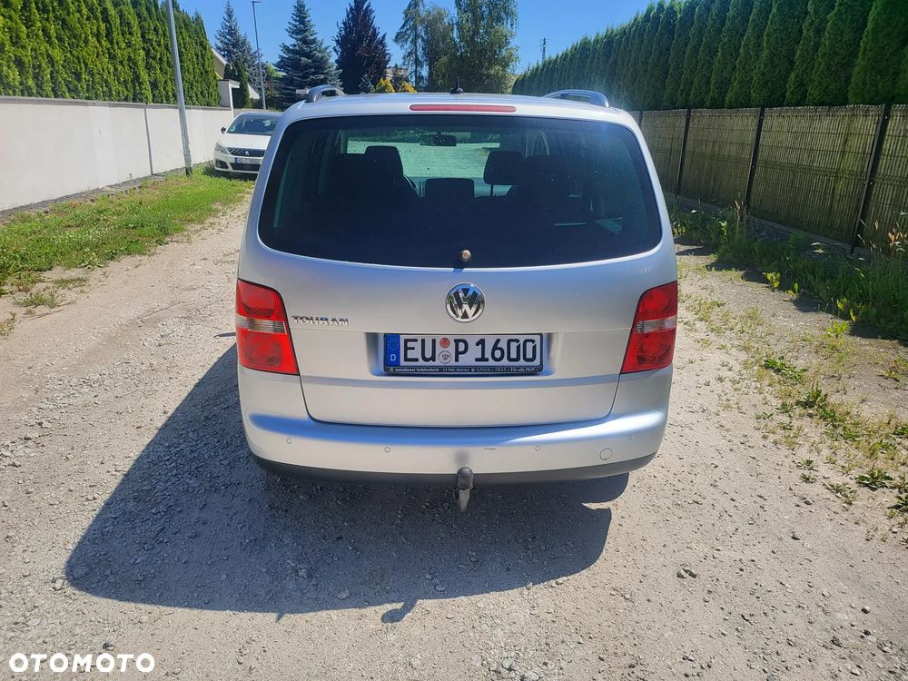 Volkswagen Touran 1.6 - 7