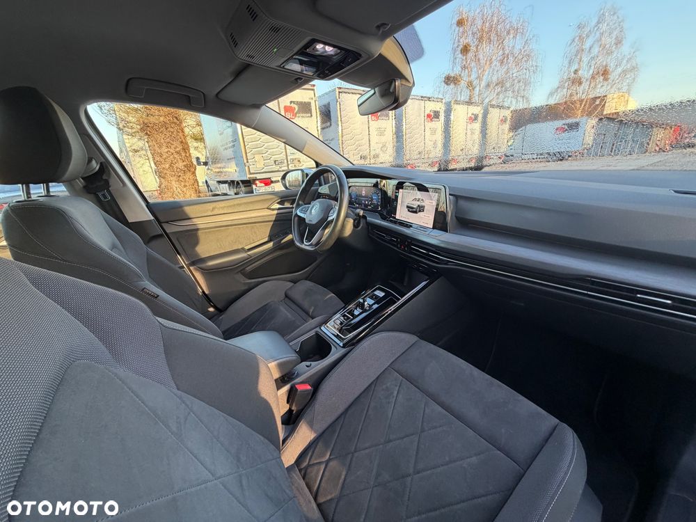 Volkswagen Golf - 32