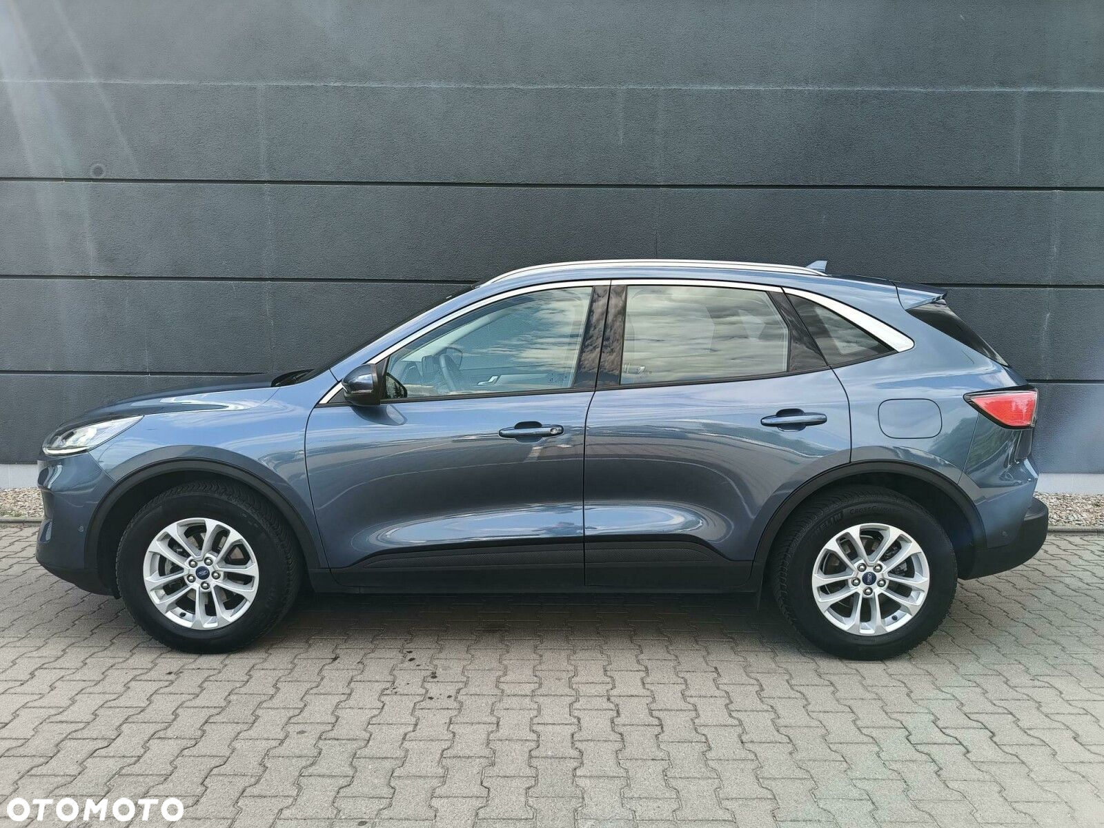 Ford Kuga - 10