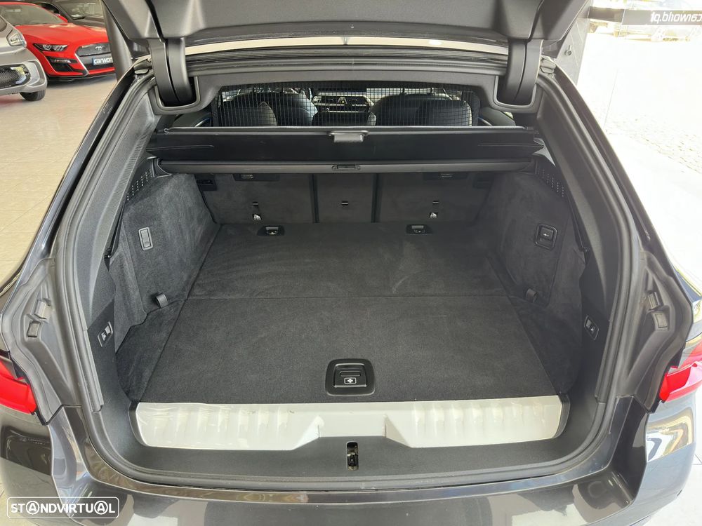 BMW 530 e Pack Desportivo M - 41