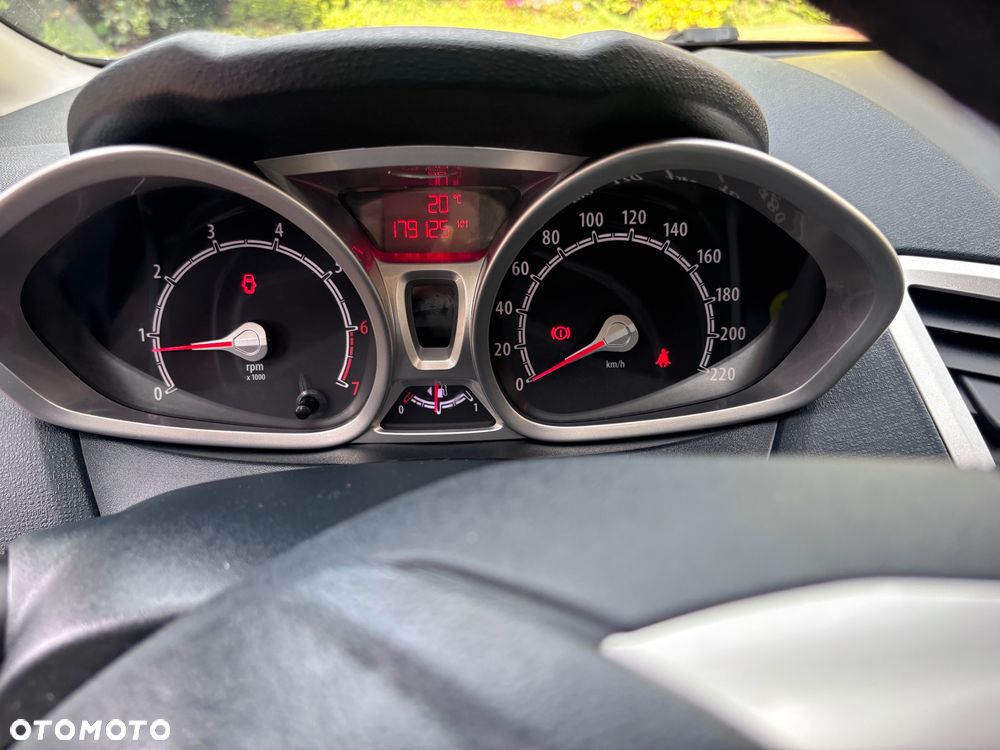 Ford Fiesta 1.25 Trend - 11