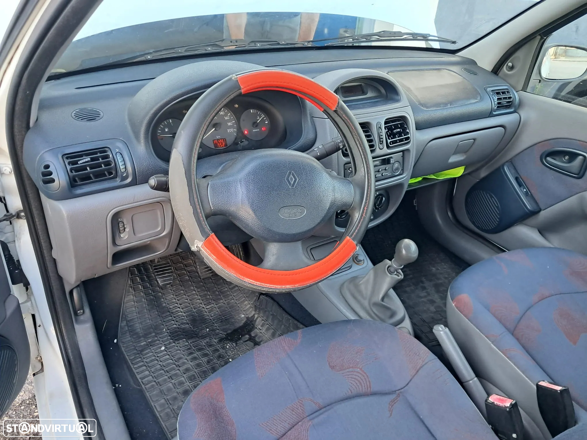 Renault Clio 1.9 D RN - 4