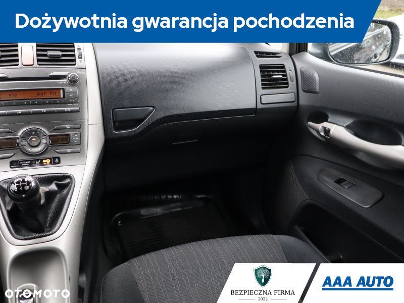 Toyota Auris - 10