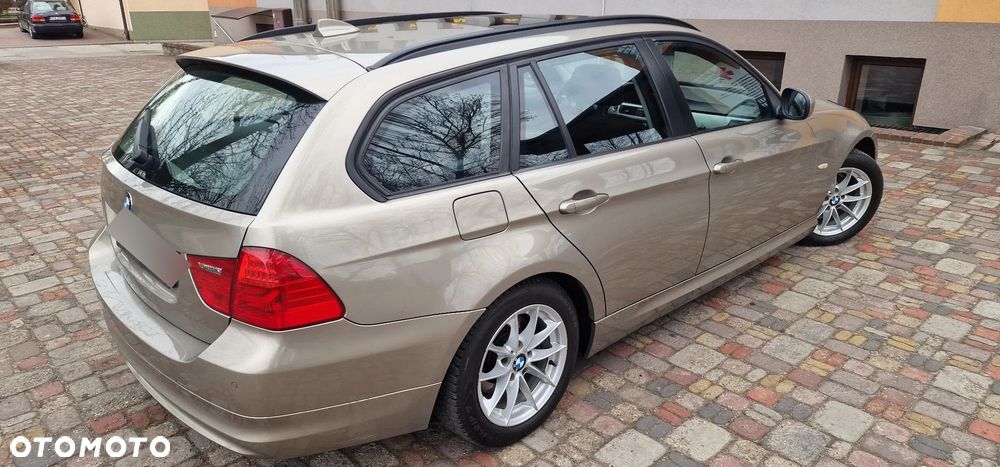 BMW Seria 3 320d DPF Edition Sport - 6