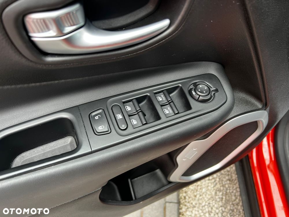 Jeep Renegade 1.4 MultiAir DSG Limited - 27