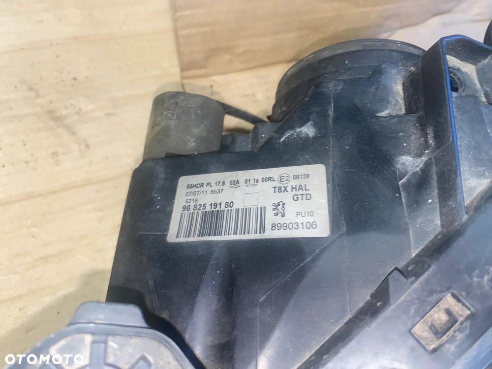 Lampa Peugeot 3008 5008 9682519080 prawa lewa OE - 7