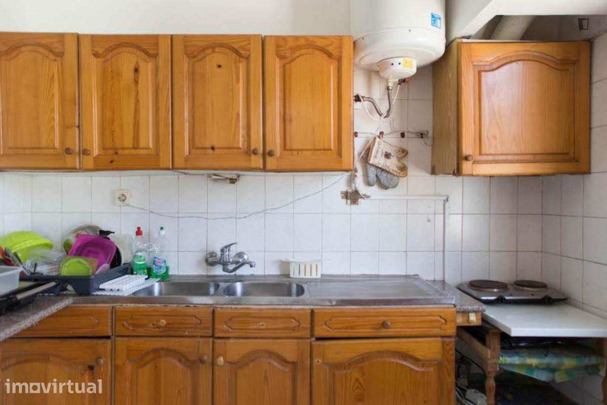 Quarto - localizado em Cedofeita Porto - Grande imagem: 5/29