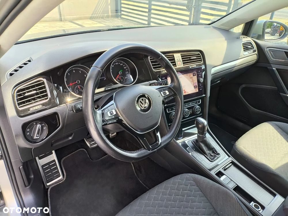 Volkswagen Golf - 12