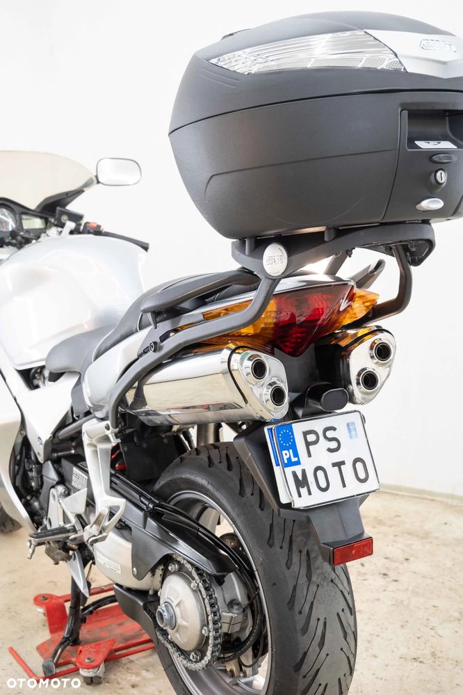 Honda VFR - 21