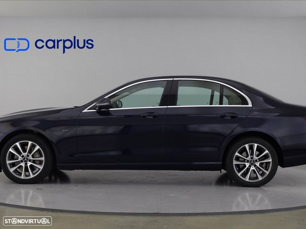 Mercedes-Benz E 300 de AMG Line - 4