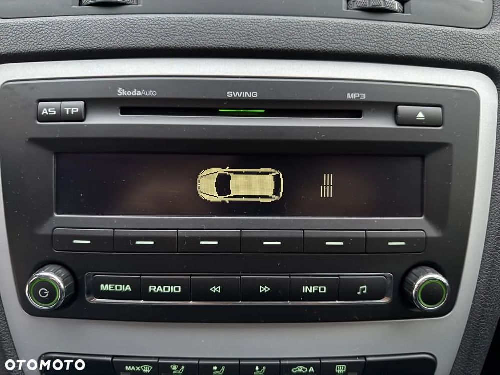 Skoda Octavia 1.6 Ambiente - 28