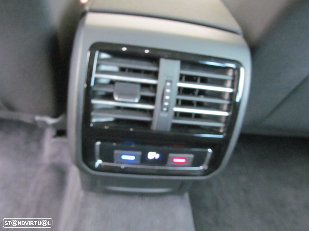 VW Passat Variant 1.6 TDI Confortline DSG - 15