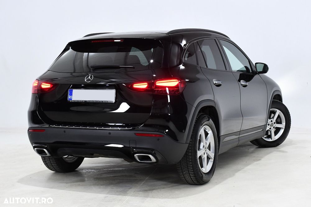 Mercedes-Benz GLA - 4