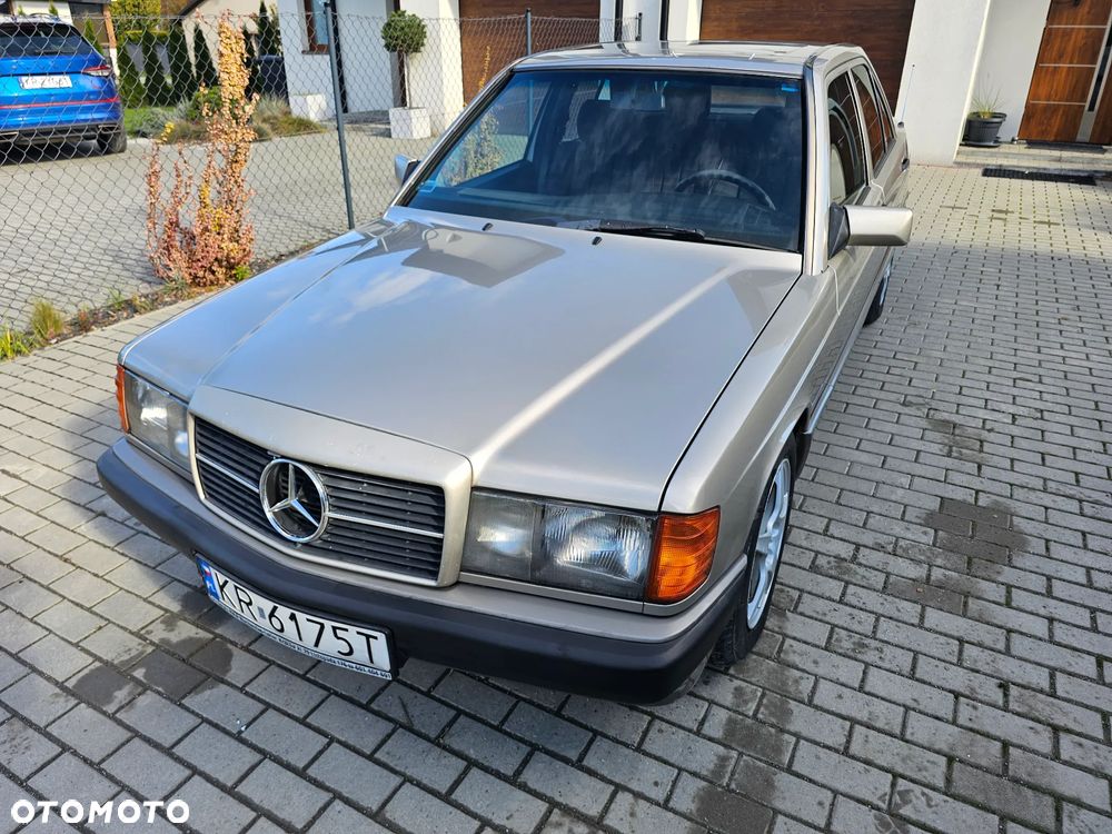 Mercedes-Benz W201 (190) - 3