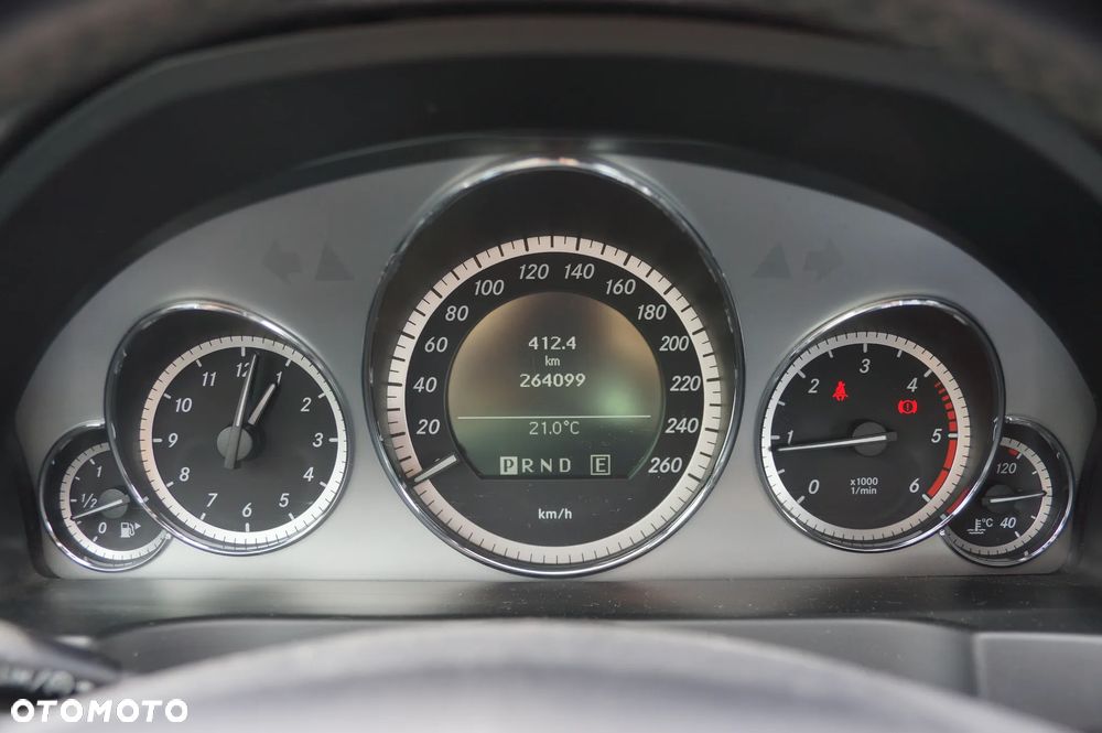 Mercedes-Benz Klasa E 220 CDI DPF BlueEFFICIENCY Automatik Avantgarde - 18