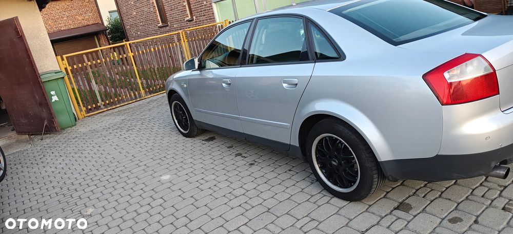 Audi A4 Limousine - 3